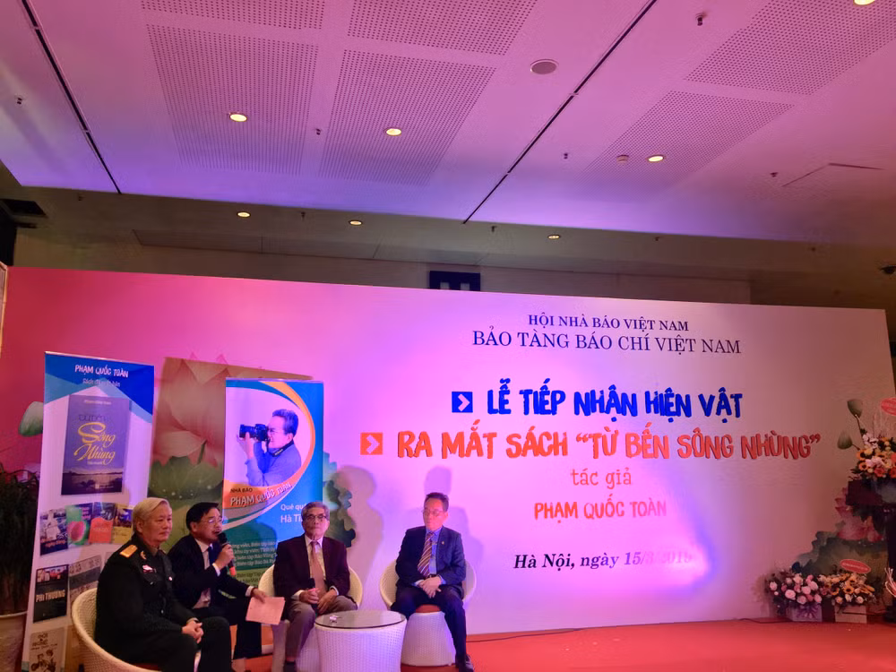 Buổi ra cuốn sách mới xuất bản 