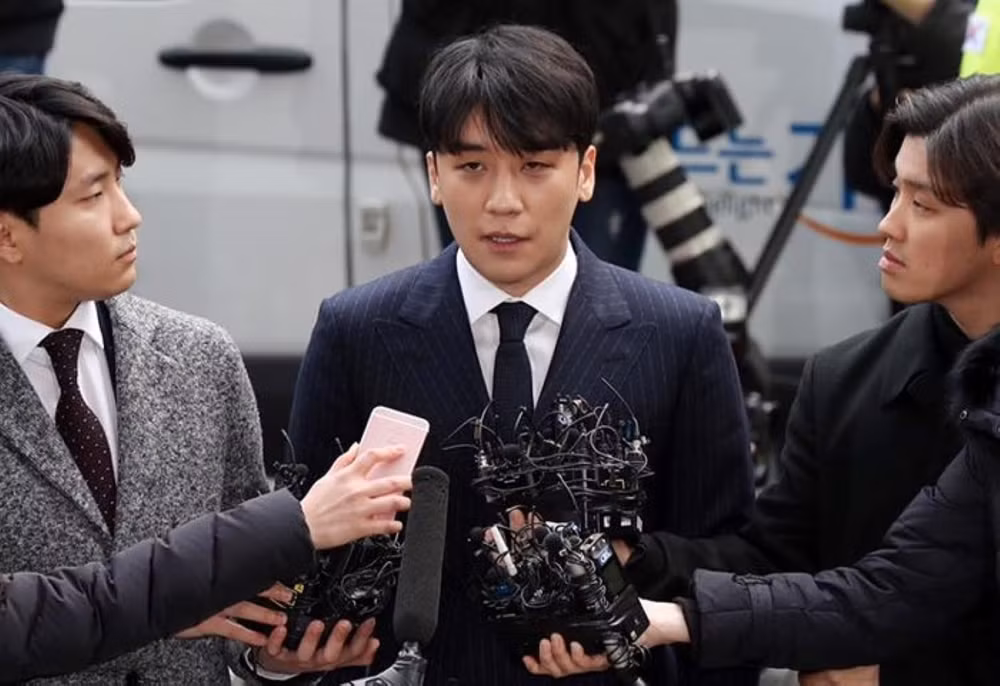 Seung Ri đã lên tiếng xin lỗi dư luận và tham gia hợp tác điều tra cùng cảnh sát