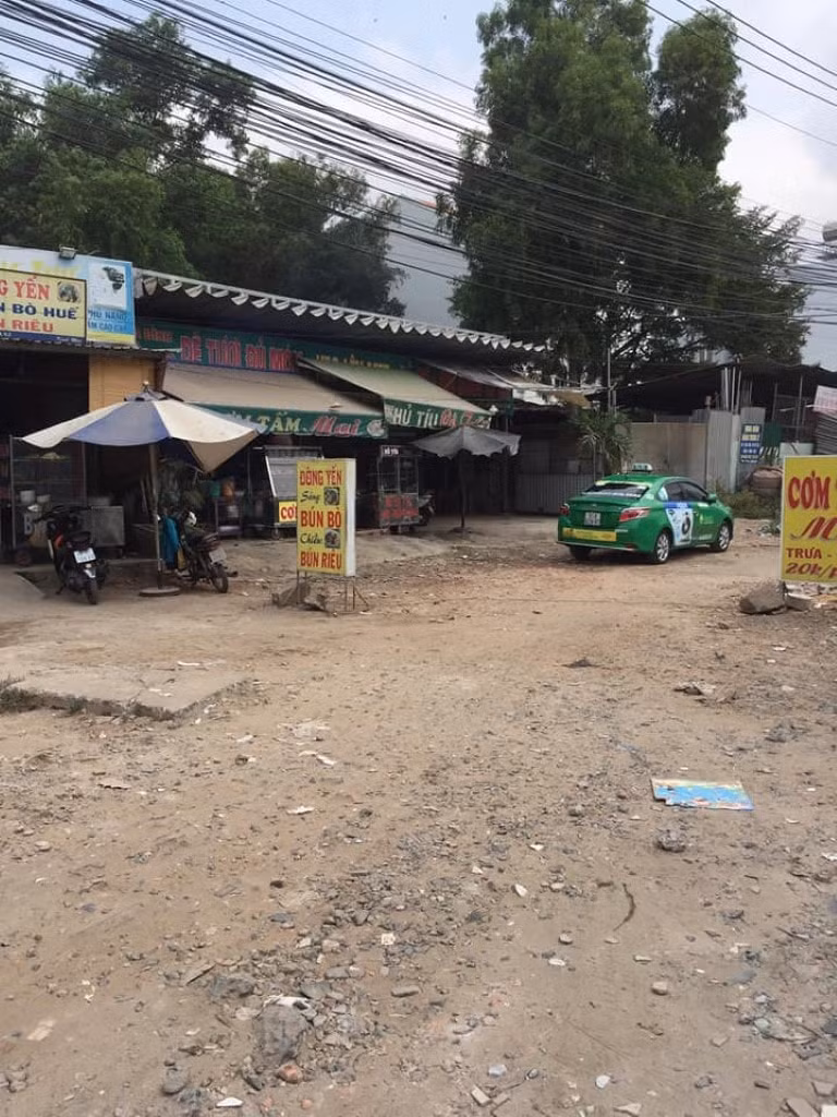 Đối tượng “lạ” đến lấn chiếm đất dự án mở quán hàng kinh doanh