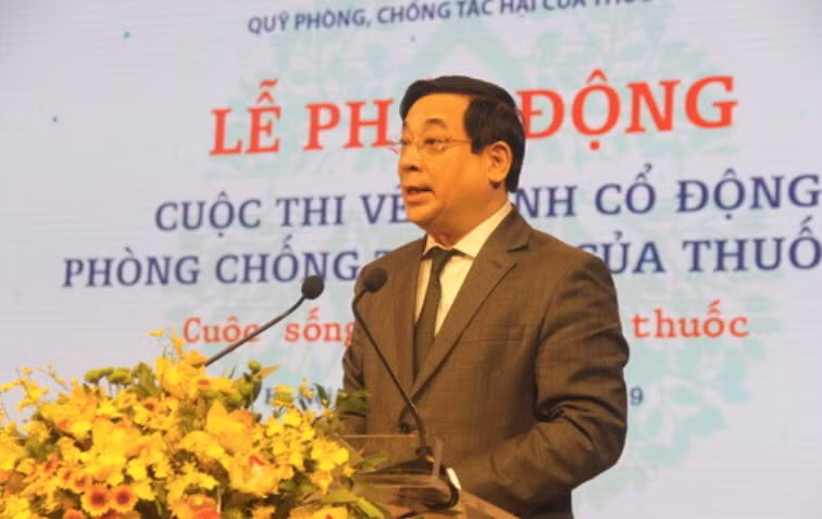 PGS.TS Lương Ngọc Khuê - Cục trưởng Cục Quản lý khám chữa bệnh, Giám đốc Quỹ phòng, chống tác hại của thuốc lá phát biểu tại lễ phát động. Ảnh: Báo Hanoimoi