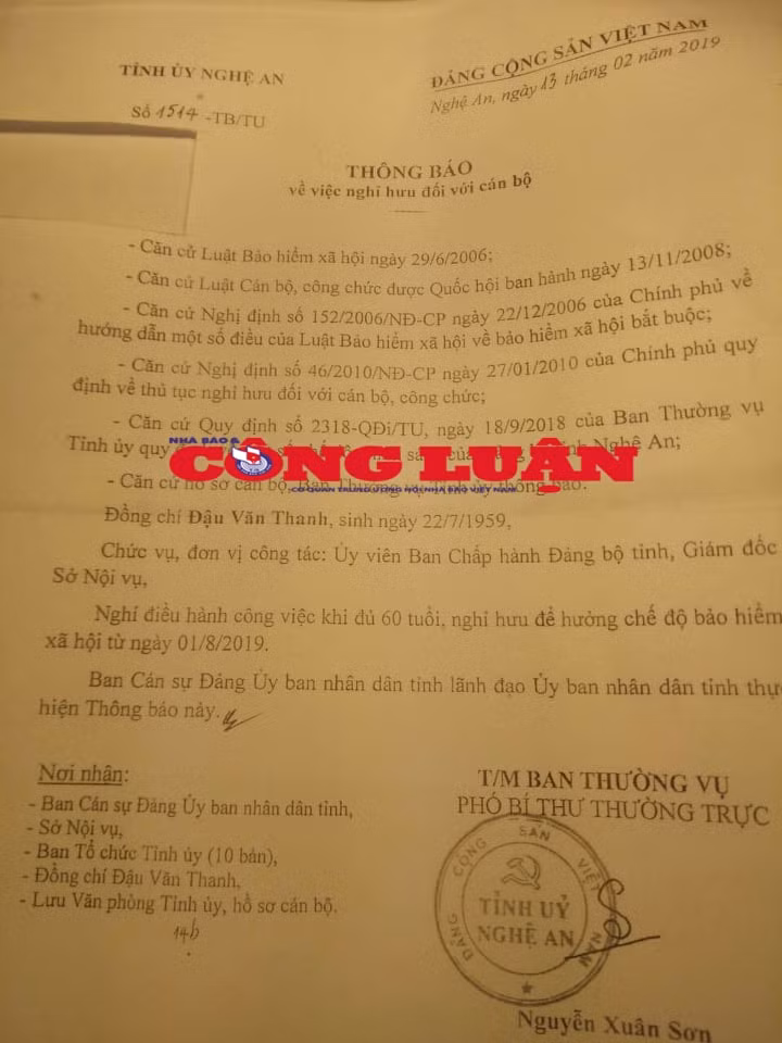 Ngày 13/2 có thông báo về việc sẽ nghỉ hưu thì ngày 15/2 ký 5 quyết định tiếp nhận cán bộ