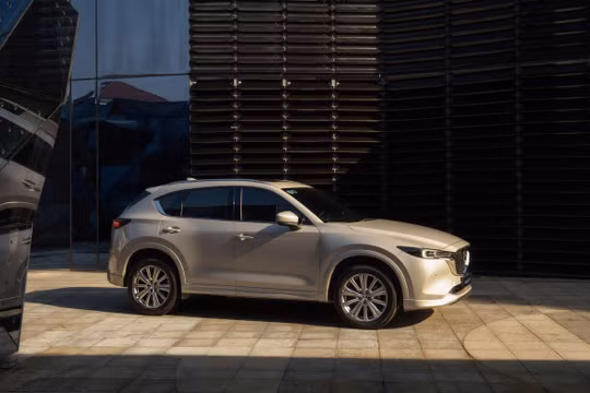 Mazda CX-5 tiếp tục giảm giá 'phá đáy'
