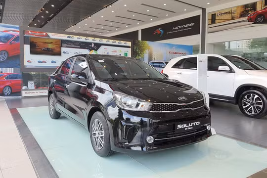 Kia Soluto giảm giá kỷ lục chỉ còn từ 299 triệu đồng