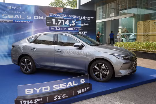 Giá xe BYD Seal 5 giảm mạnh, chỉ còn 626 triệu đồng