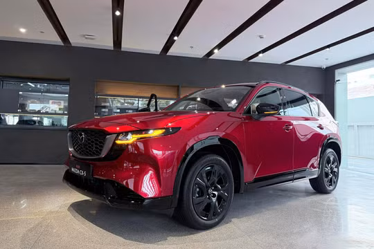Phân khúc SUV cỡ C: Mitsubishi Destinator lao dốc không phanh, Mazda CX-5 giành lại ‘ngôi vương’
