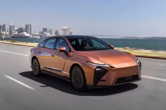 Lexus sắp bán xe điện chính hãng tại Việt Nam