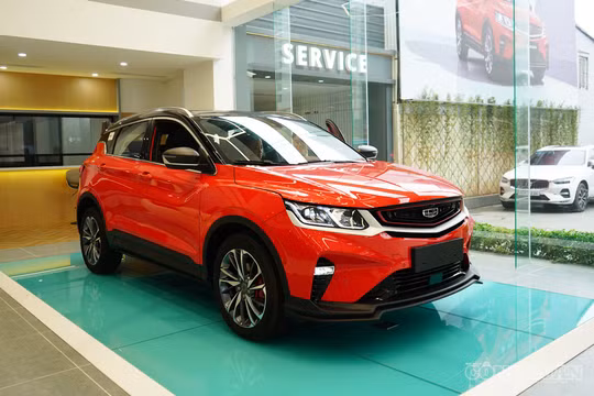 Geely Coolray xả kho xe đời cũ 2025, giá giảm đến 100 triệu đồng