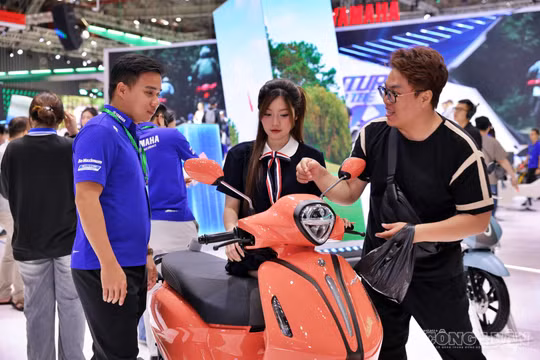 Mỗi phút người tiêu dùng Việt Nam mua 5,2 chiếc xe máy xăng