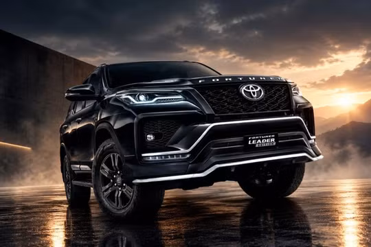 Toyota Fortuner 2026 có thêm bản mới, giá quy đổi gần 1 tỷ đồng