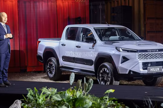 Lượng tiêu thụ xe bán tải lao dốc, duy nhất Toyota Hilux ngược dòng tăng trưởng