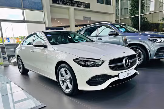 Triệu hồi bổ sung hàng trăm xe Mercedes-Benz tại Việt Nam do lỗi khoá cửa