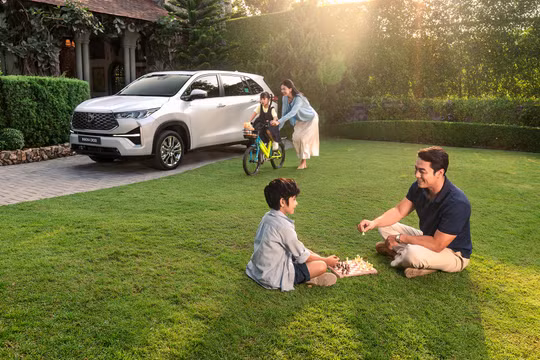 Bảng giá xe Toyota tháng 10/2026: Nhiều mẫu xe ưu đãi cao nhất 75 triệu đồng