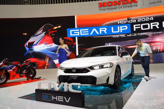 Honda Việt Nam duy trì tăng trưởng doanh số cả ô tô và xe máy