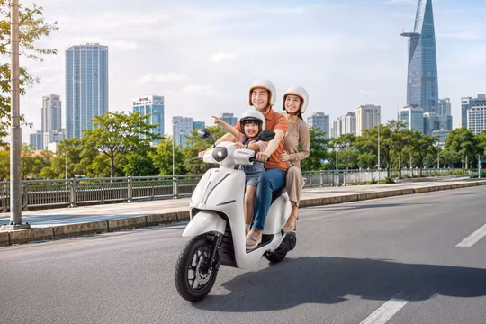 Xe máy điện Dat Bike Era cốp siêu rộng, chạy 200km/sạc, giá từ 29,9 triệu đồng