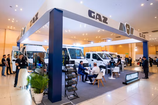 Loạt xe GAZ sản xuất tại Việt Nam lần đầu tham dự triển lãm ô tô Campuchia