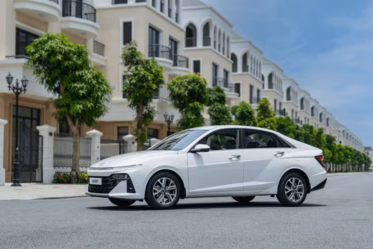 Loạt ô tô Hyundai giảm giá kỷ lục, giá thực tế của Accent và Stargazer chạm đáy