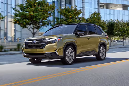 Subaru Forester giảm giá 360 triệu đồng