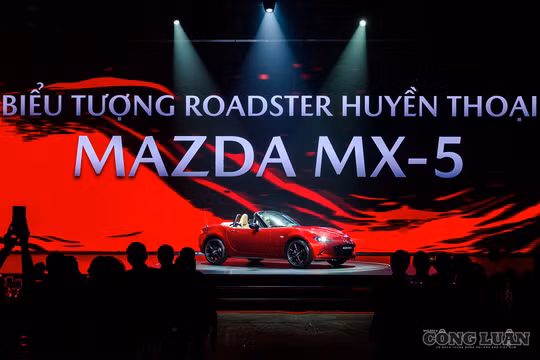 Xe mui trần Mazda MX-5 giá từ 1,339 tỷ đồng tại Việt Nam