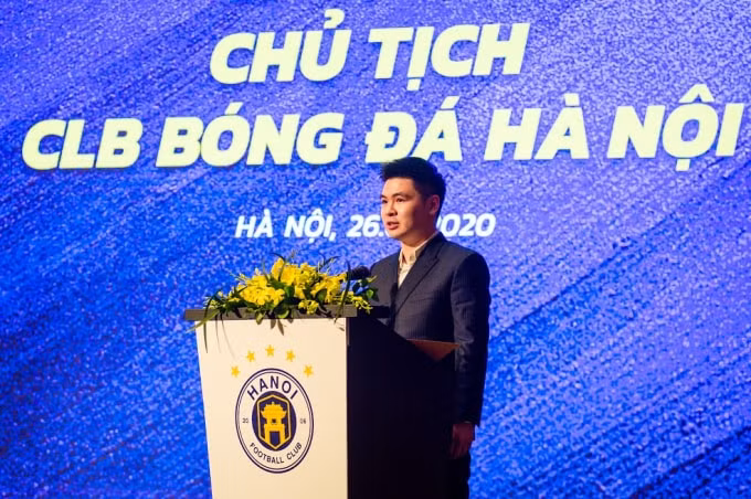 Tân chủ tịch CLB Hà Nội Đỗ Vinh Quang phát biểu tại sự kiện.