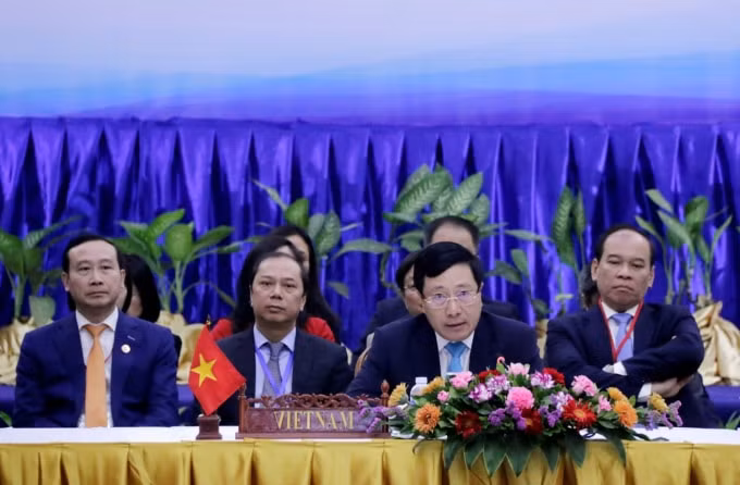 Phó Thủ tướng, Bộ trưởng Ngoại giao Phạm Bình Minh chủ trì Hội nghị đặc biệt Hội đồng Điều phối ASEAN (ACC). Ảnh: VGP