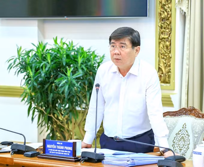 Chủ tịch UBND TP. HCM Nguyễn Thành Phong tại buổi đối thoại với các doanh nghiệp BĐS vào ngày 22/2.