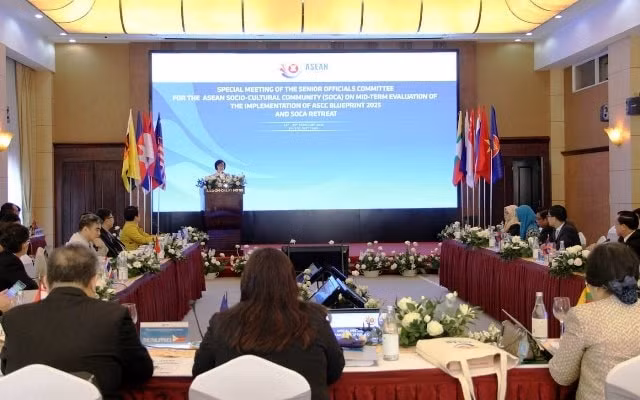 Bà Hà Thị Minh Đức, Trưởng đoàn SOCA Việt Nam nhấn mạnh, năm 2020 là một năm quan trọng với Việt Nam, đánh dấu kỷ niệm 25 năm kể từ khi Việt Nam trở thành thành viên của ASEAN. Ảnh: Văn Bảo