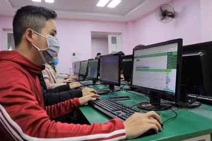 Học online để đảm bảo và duy trì hiệu quả học tập mùa dịch đang được nhiều học sinh, sinh viên lựa chọn