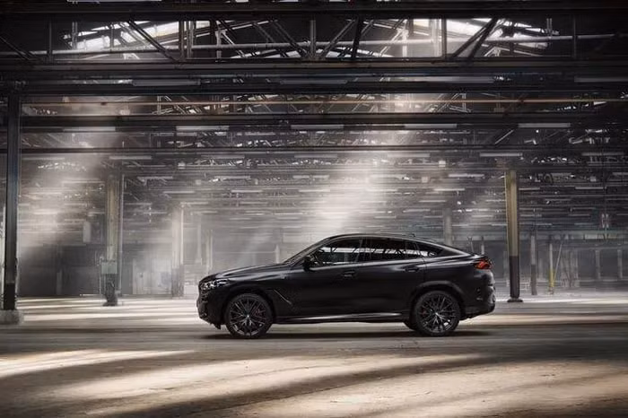 bmw x6 black vermillion bom tan o thi truong uc voi gioi han chi 5 xe hinh 2
