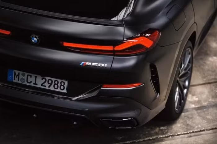 bmw x6 black vermillion bom tan o thi truong uc voi gioi han chi 5 xe hinh 4