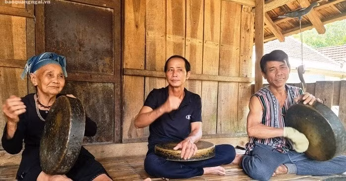 quang ngai huyen ba to dua di san van hoa dan toc hre vao phat trien du lich hinh 2