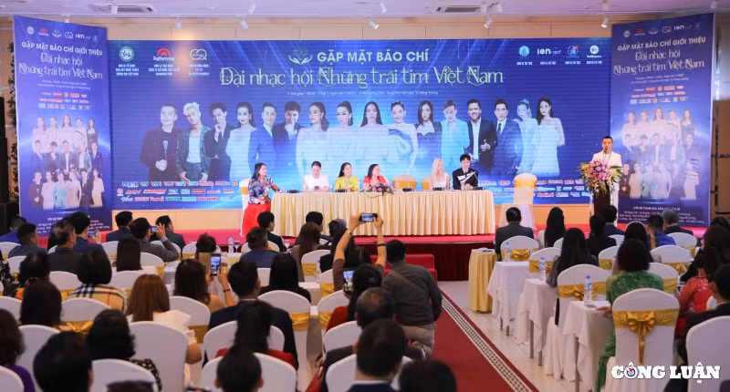 ho ngoc ha le quyen tuan hung cung gop mat o dai nhac hoi nhung trai tim viet nam hinh 3