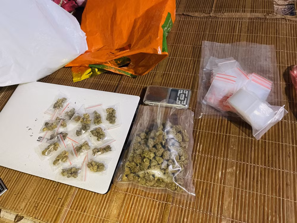 lao cai bat doi tuong ban le can sa dang co cho nhieu nguoi tre hinh 2