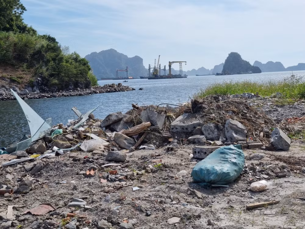 tp cam pha quang ninh nguoi dan keu cuu vi bi doanh nghiep phong toa loi di hinh 6