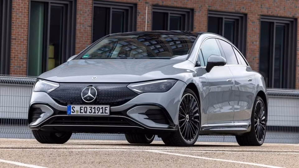 mercedes benz eqe tai thi truong my co gia ban khoi diem tu 74900 usd hinh 1