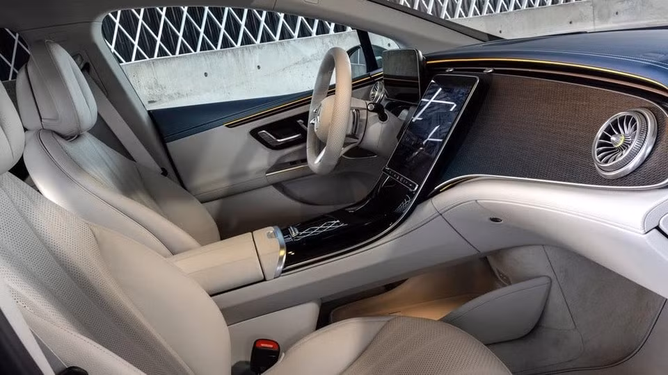 mercedes benz eqe tai thi truong my co gia ban khoi diem tu 74900 usd hinh 6
