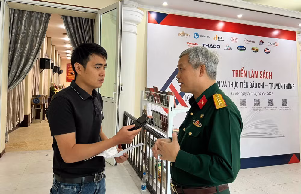 de nha bao vuot qua thu thach kho kho kho khi viet ve bao ve nen tang tu tuong cua dang hinh 2