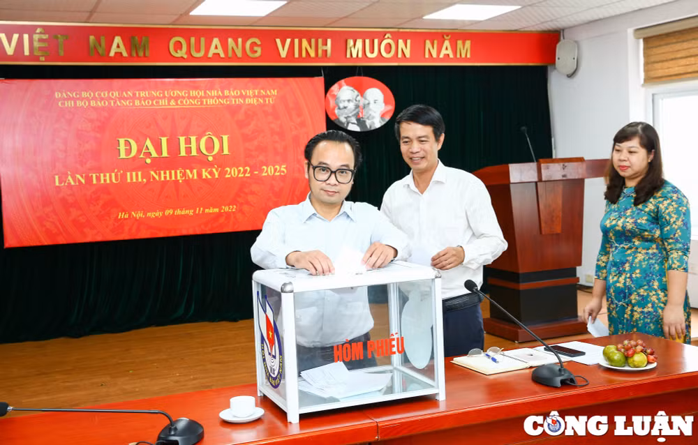 tiep tuc phat huy vai tro vi tri cua chi bo nang cao chat luong cac dot sinh hoat hinh 12