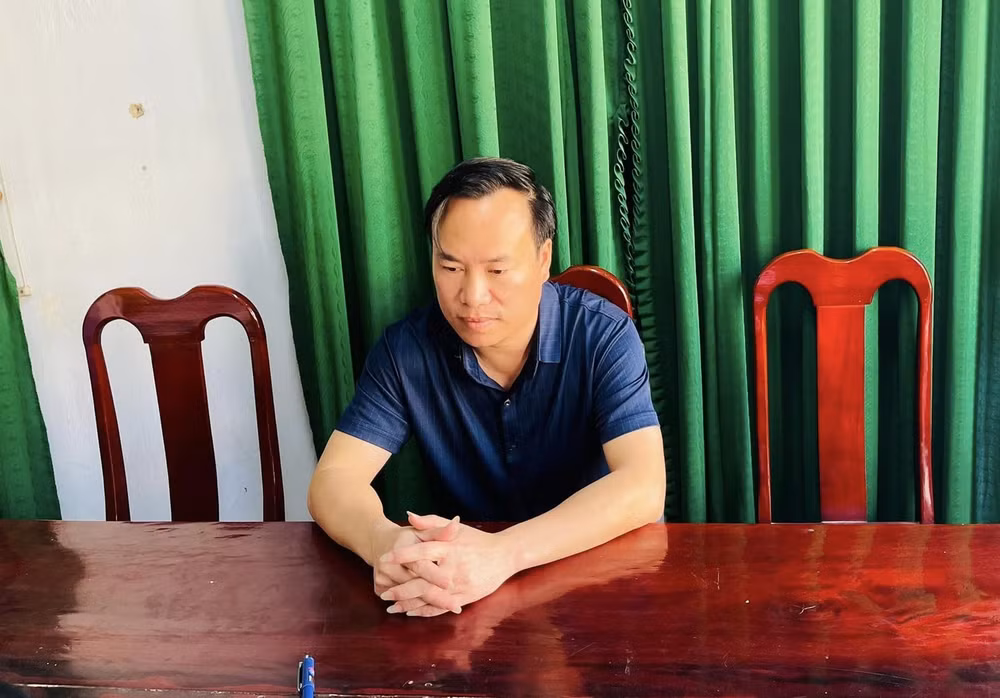 khoi to cuu cong chuc dia chinh chiem doat tien lam bia do cua dan hinh 2