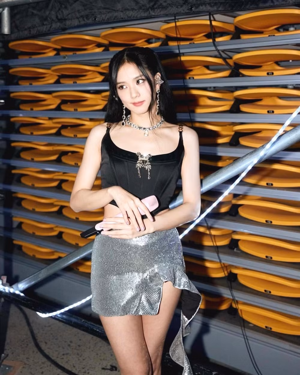 bac si han quoc khuyen jisoo blackpink nen di kham som hinh 2
