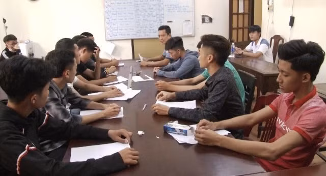bat tam giam nhom doi tuong chem nguoi gay thuong tich hinh 1