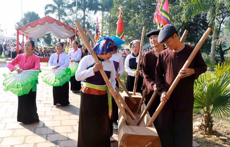 phu tho bao ton phong tuc cung tet com moi nguoi muong hinh 4