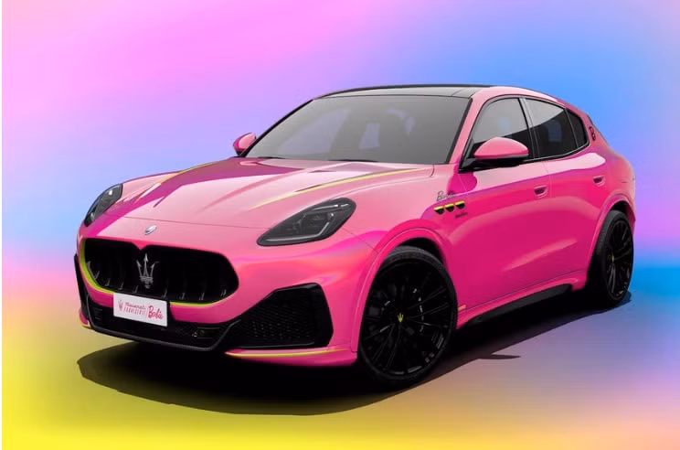 kham pha mau xe maserati grecale trofeo mau hong phong cach bup be barbie hinh 1