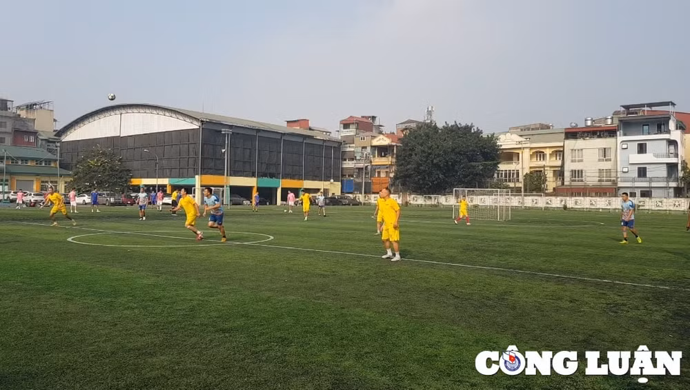 bao nha bao cong luan tham du giai bong da hoi khoe hoi nha bao tp ha noi mo rong hinh 5