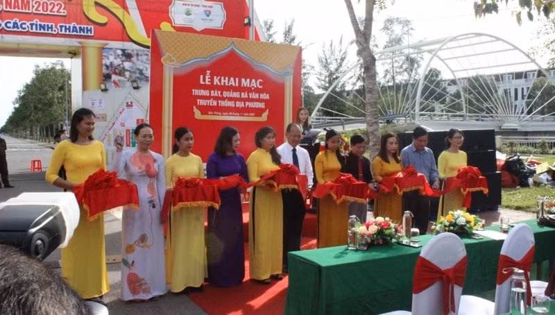 nhieu hoat dong chao mung le hoi ok om bok tai soc trang hinh 1