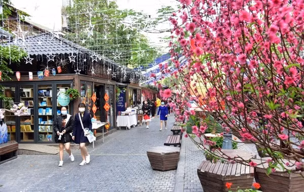 ha noi pho sach xuan nham dan 2022 se mo xuyen tet nguyen dan hinh 1