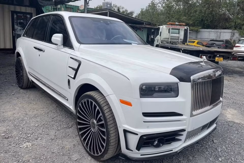 suv sieu sang rolls royce cullinan do mansory dau tien ve viet nam hinh 3