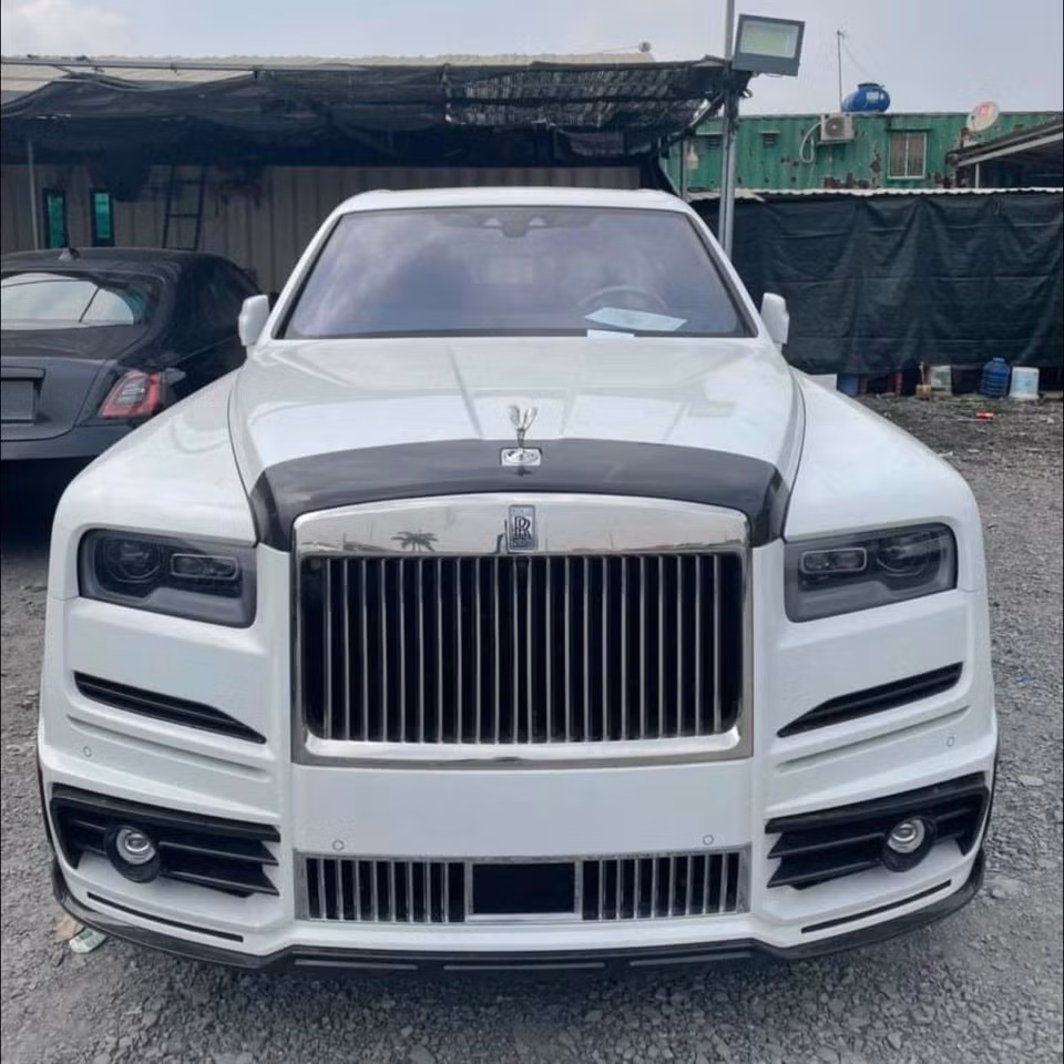 suv sieu sang rolls royce cullinan do mansory dau tien ve viet nam hinh 1