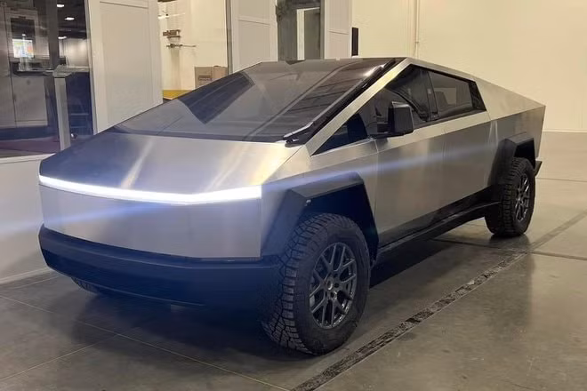 lo hinh anh phien ban tien san xuat cua ban tai dien tesla cybertruck hinh 1