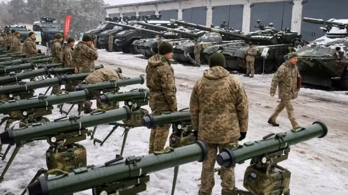 xem cac lo vu khi khung cua my vua gui den ukraine hinh 2