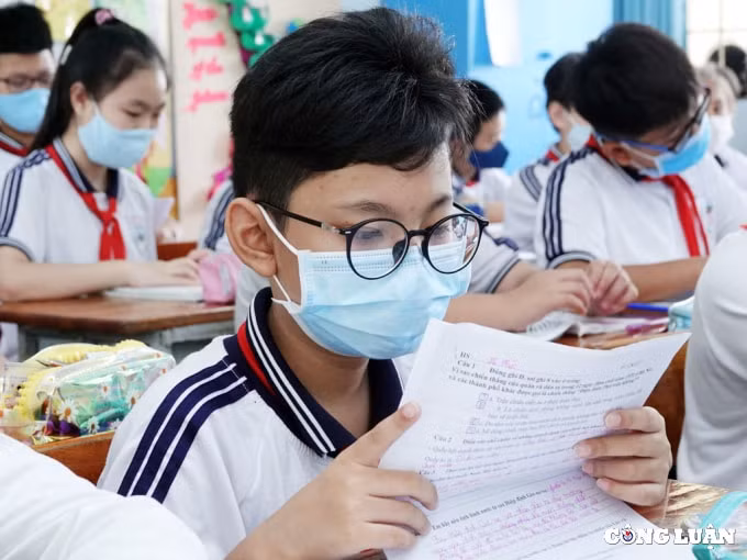 Nhiều học sinh đang phải 